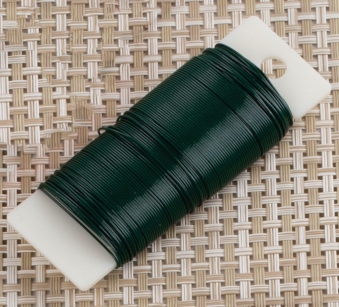 22 Gauge Green Metal Floral Wire, 200 Feet Roll for Christmas Wreaths, Tree Decoration, Flower Arrangement, Craft Projects, Garden Use